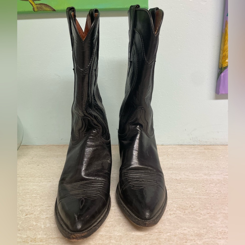 Lucchese women’s blackk boots